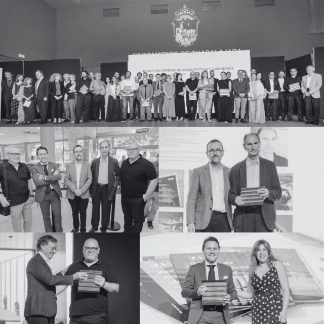 📸 Guadalajara acogió ayer la gala de entrega de los 𝐈𝐈𝐈 𝐏𝐫𝐞𝐦𝐢𝐨𝐬 𝐝𝐞 𝐀𝐫𝐪𝐮𝐢𝐭𝐞𝐜𝐭𝐮𝐫𝐚 𝐲 𝐔𝐫𝐛𝐚𝐧𝐢𝐬𝐦𝐨 𝐝𝐞 𝐂𝐚𝐬𝐭𝐢𝐥𝐥𝐚-𝐋𝐚 𝐌𝐚𝐧𝐜𝐡𝐚 𝟐𝟎𝟐𝟒-𝟐𝟎𝟐𝟓, una cita que volvió a reunir a profesionales, instituciones y representantes del sector para reconocer la excelencia arquitectónica, urbanística, investigadora y divulgativa de nuestra región

Desde la Demarcación de Ciudad Real vivimos la jornada con especial satisfacción por los reconocimientos obtenidos por compañeros y proyectos vinculados a nuestra provincia.

Entre ellos, la 𝐃𝐢𝐬𝐭𝐢𝐧𝐜𝐢𝐨́𝐧 𝐝𝐞 𝐇𝐨𝐧𝐨𝐫 𝐚 𝐥𝐚 𝐓𝐫𝐚𝐲𝐞𝐜𝐭𝐨𝐫𝐢𝐚 𝐏𝐫𝐨𝐟𝐞𝐬𝐢𝐨𝐧𝐚𝐥 𝐜𝐨𝐧𝐜𝐞𝐝𝐢𝐝𝐚 𝐚 𝐃𝐢𝐞𝐠𝐨 𝐏𝐞𝐫𝐢𝐬 𝐒𝐚́𝐧𝐜𝐡𝐞𝐳, en reconocimiento a una trayectoria ejemplar dedicada a la arquitectura, la investigación, la gestión cultural y la difusión del patrimonio arquitectónico.

Asimismo, el 𝐏𝐫𝐞𝐦𝐢𝐨 𝐝𝐞 𝐈𝐧𝐯𝐞𝐬𝐭𝐢𝐠𝐚𝐜𝐢𝐨́𝐧 𝐫𝐞𝐜𝐚𝐲𝐨́ 𝐞𝐧 𝐥𝐚 𝐩𝐮𝐛𝐥𝐢𝐜𝐚𝐜𝐢𝐨́𝐧 𝐌𝐢𝐠𝐮𝐞𝐥 𝐅𝐢𝐬𝐚𝐜. 𝐇𝐮𝐞𝐬𝐨𝐬 𝐲 𝐩𝐢𝐞𝐥𝐞𝐬, 𝐝𝐞 𝐉𝐚𝐯𝐢𝐞𝐫 𝐍𝐚𝐯𝐚𝐫𝐫𝐨 𝐆𝐚𝐥𝐥𝐞𝐠𝐨, 𝐃𝐢𝐞𝐠𝐨 𝐏𝐞𝐫𝐢𝐬 𝐒𝐚́𝐧𝐜𝐡𝐞𝐳 𝐲 𝐏𝐞𝐩𝐚 𝐒𝐚́𝐧𝐜𝐡𝐞𝐳 𝐕𝐞𝐫𝐝𝐮́, una obra que profundiza en el legado de uno de los arquitectos más universales de nuestra tierra.

La provincia también estuvo presente entre los proyectos galardonados con el 𝐏𝐫𝐞𝐦𝐢𝐨 𝐝𝐞 𝐎𝐛𝐫𝐚 𝐍𝐮𝐞𝐯𝐚 𝐄𝐬𝐩𝐚𝐜𝐢𝐨 𝐏𝐮́𝐛𝐥𝐢𝐜𝐨 𝐩𝐚𝐫𝐚 𝐥𝐚 𝐄𝐬𝐜𝐮𝐞𝐥𝐚 𝐈𝐧𝐟𝐚𝐧𝐭𝐢𝐥 𝐝𝐞 𝐂𝐨𝐫𝐫𝐚𝐥 𝐝𝐞 𝐂𝐚𝐥𝐚𝐭𝐫𝐚𝐯𝐚, 𝐩𝐫𝐨𝐲𝐞𝐜𝐭𝐚𝐝𝐚 𝐩𝐨𝐫 𝐋𝐮𝐢𝐬 𝐂𝐚𝐫𝐥𝐨𝐬 𝐏𝐞𝐧̃𝐚 𝐉𝐮𝐚𝐧 𝐣𝐮𝐧𝐭𝐨 𝐚 𝐂𝐫𝐢𝐬𝐭𝐢𝐧𝐚 𝐆𝐫𝐚𝐧𝐝𝐞 𝐑𝐢𝐯𝐞𝐫𝐨 𝐲 𝐌𝐚𝐧𝐮𝐞𝐥 𝐀𝐜𝐨𝐬𝐭𝐚 𝐌𝐨𝐫𝐚𝐥𝐞𝐬.

Compartimos algunas imágenes de una noche que puso en valor el talento, la creatividad y el compromiso de la arquitectura de Castilla-La Mancha.

Nuestra enhorabuena a todos los premiados y reconocidos 🙌